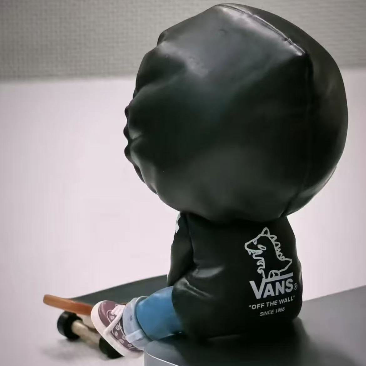 Hirono X Vans figurine