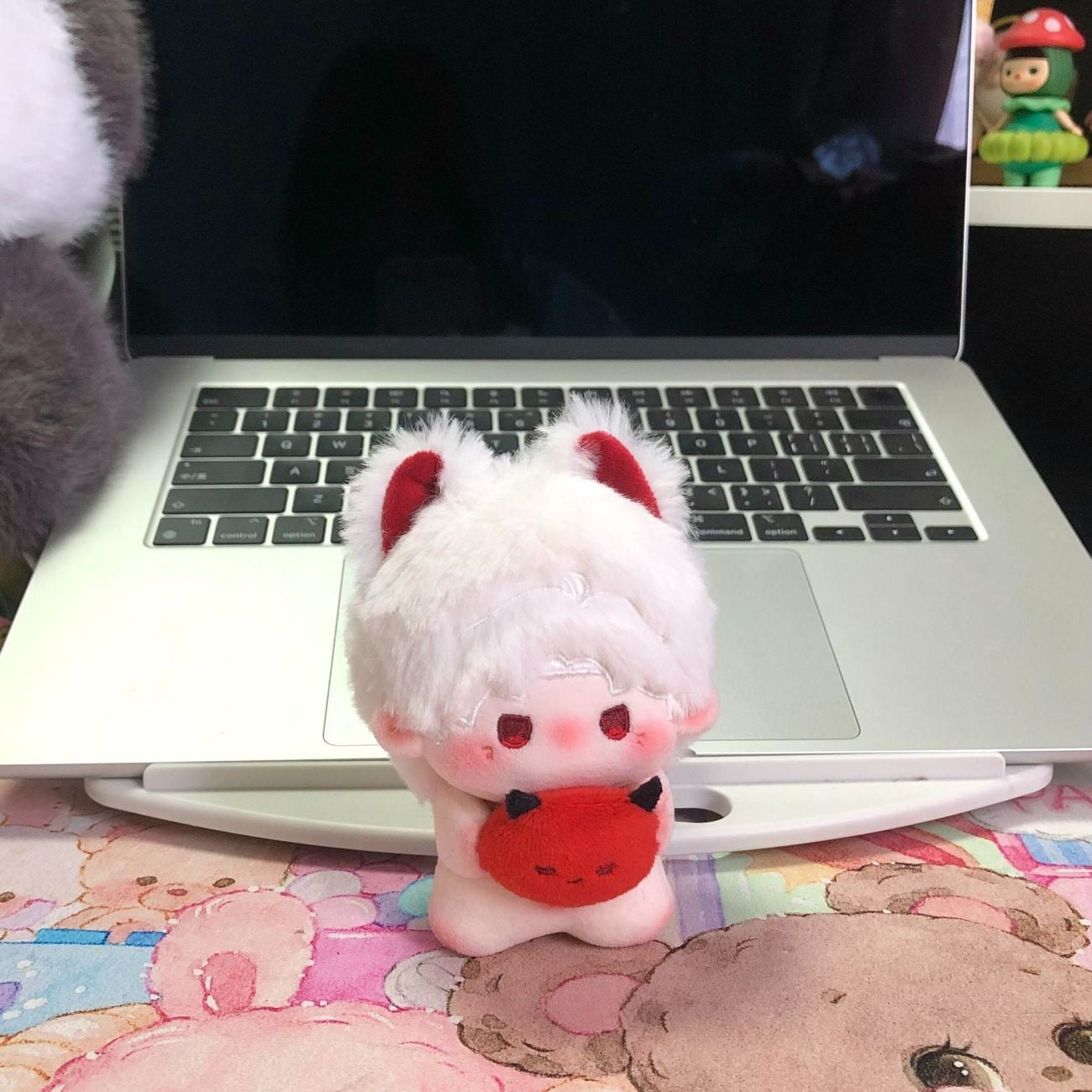 Love & deep space 10 cm plushie doll