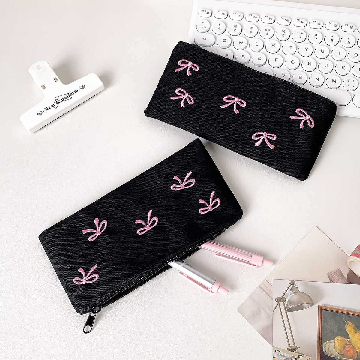 Simple embroidery bow pen bag
