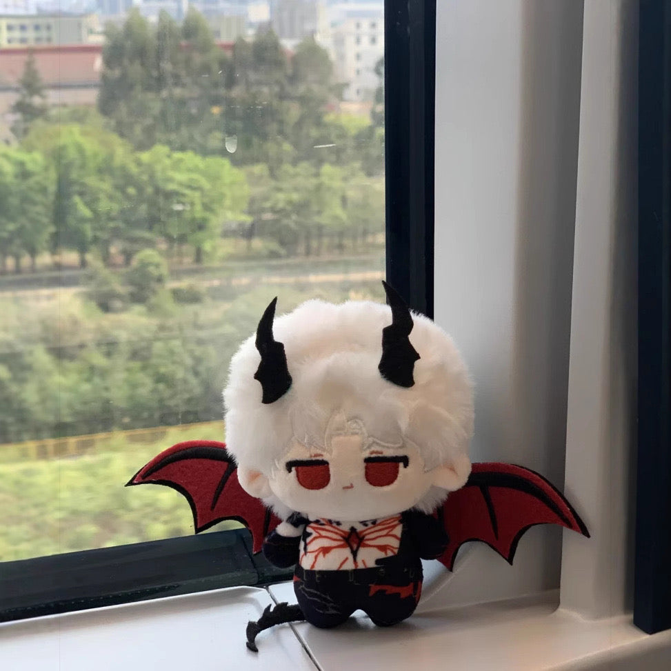Love & deep space Sylus 10 cm plushie