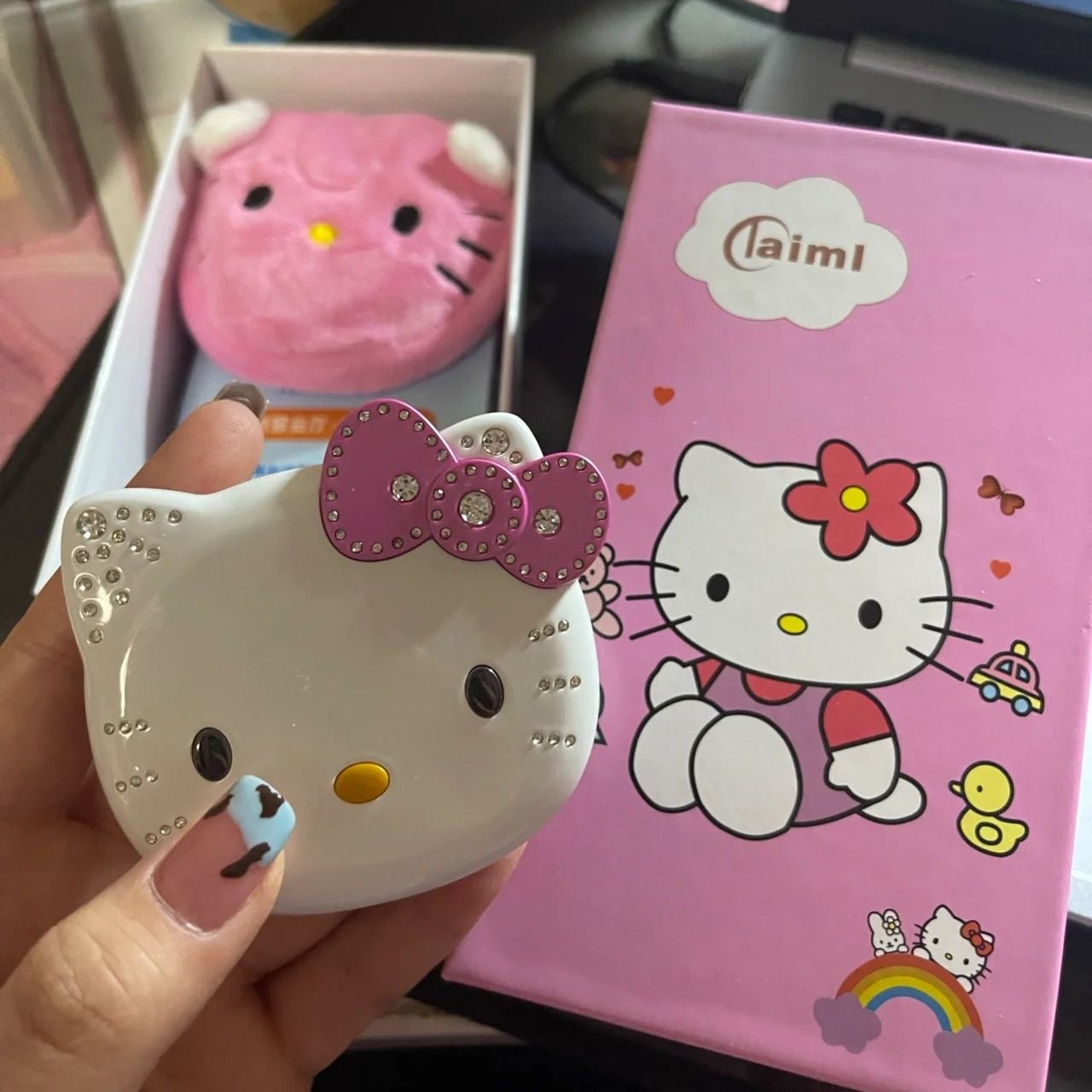 Hello kitty flip phone