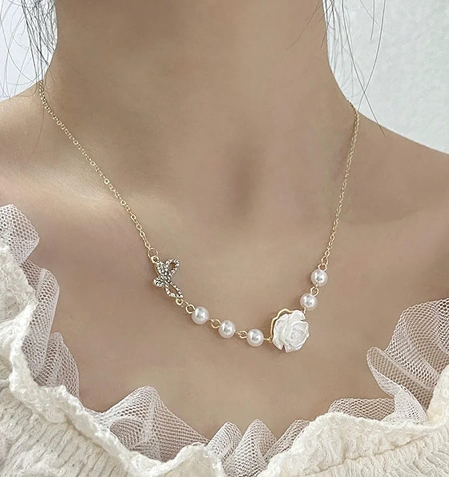 Butterfly pearl Flower Necklace