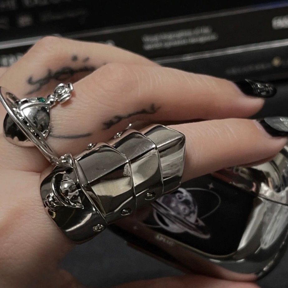 Vivienne Westwood armor ring