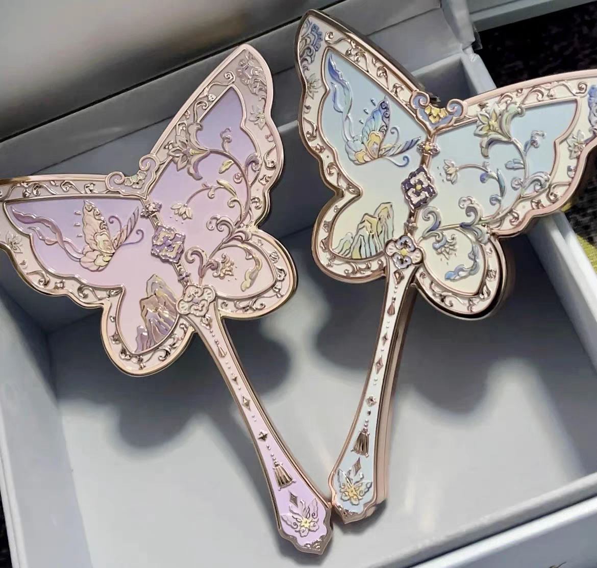 Flower knows Butterfly Cloud Shoulder Mirror