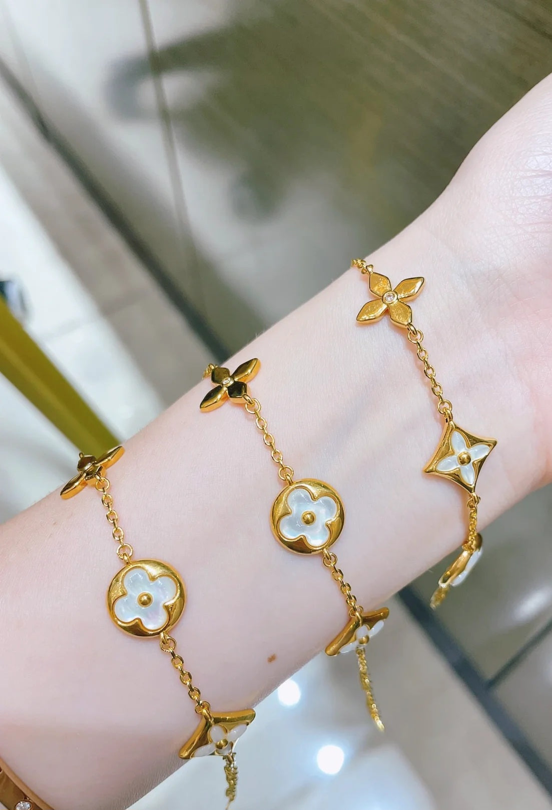 Clover leaf bracelet