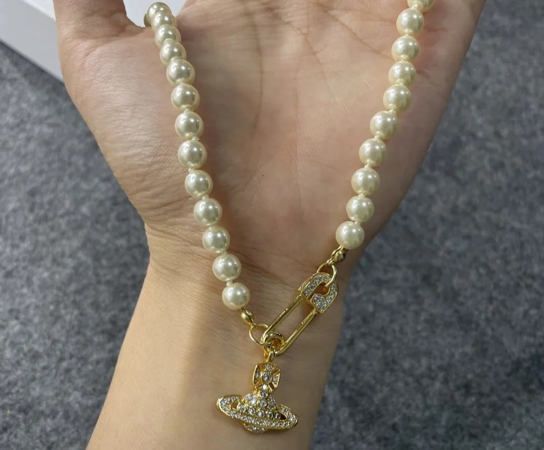 Vivienne Westwood pearl gold necklace