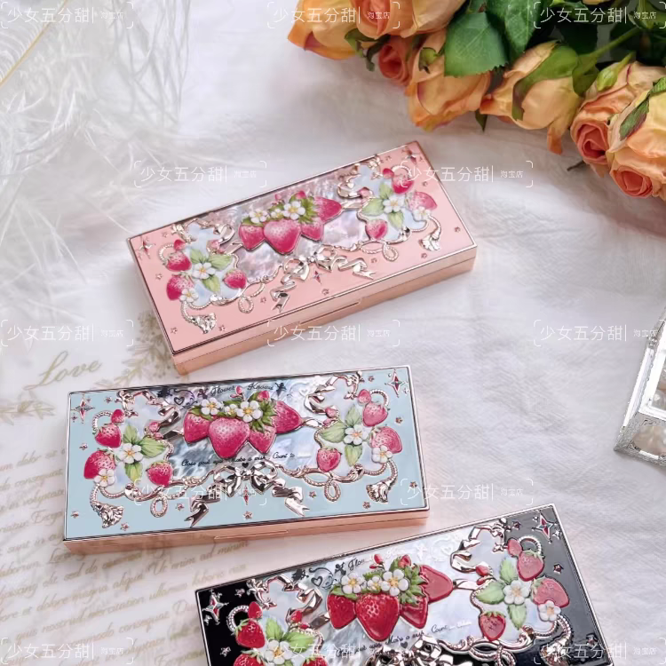 Flower knows strawberry Rocco collection eyeshadow palette