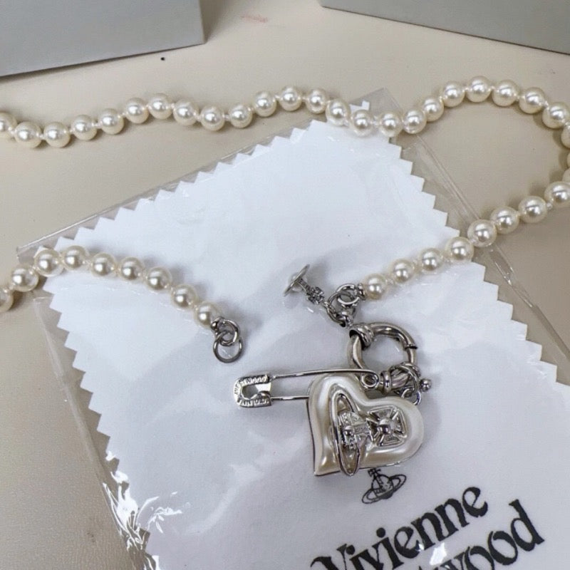 VW pearl heart necklace