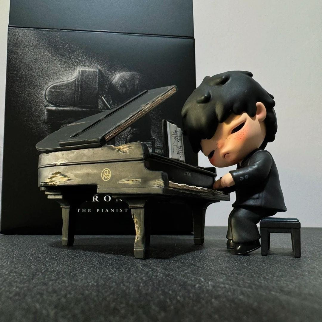 Hirono the pianist