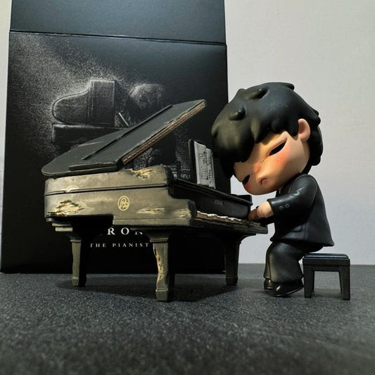 Hirono the pianist