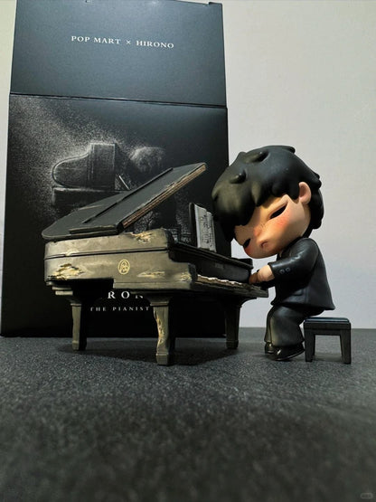 Hirono the pianist