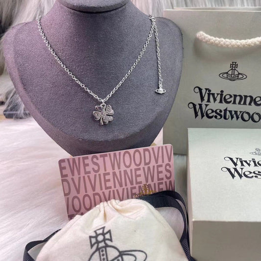 VW clover leaf necklace