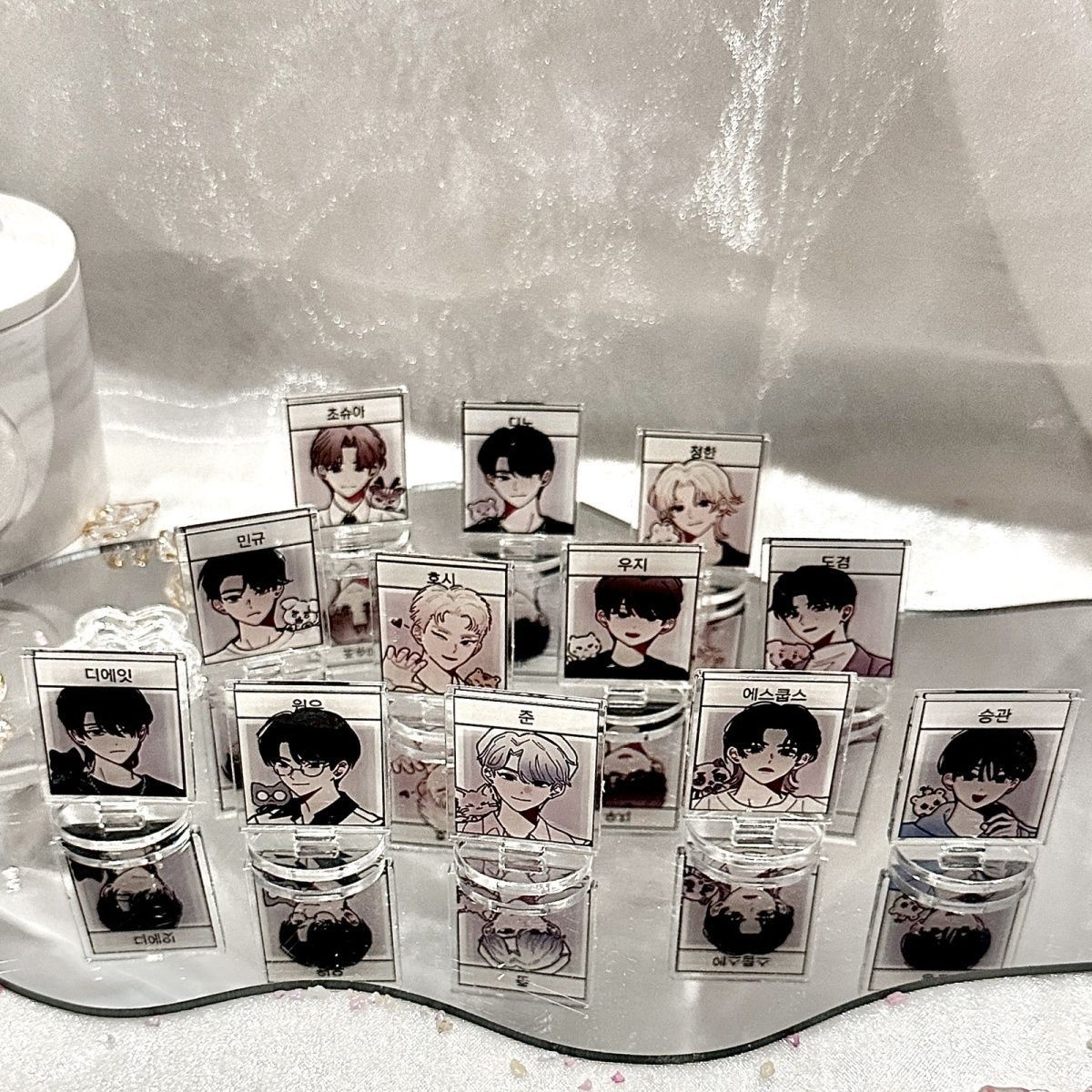 Kpop Seventeen 13 pcs acrylic standee chiwi art