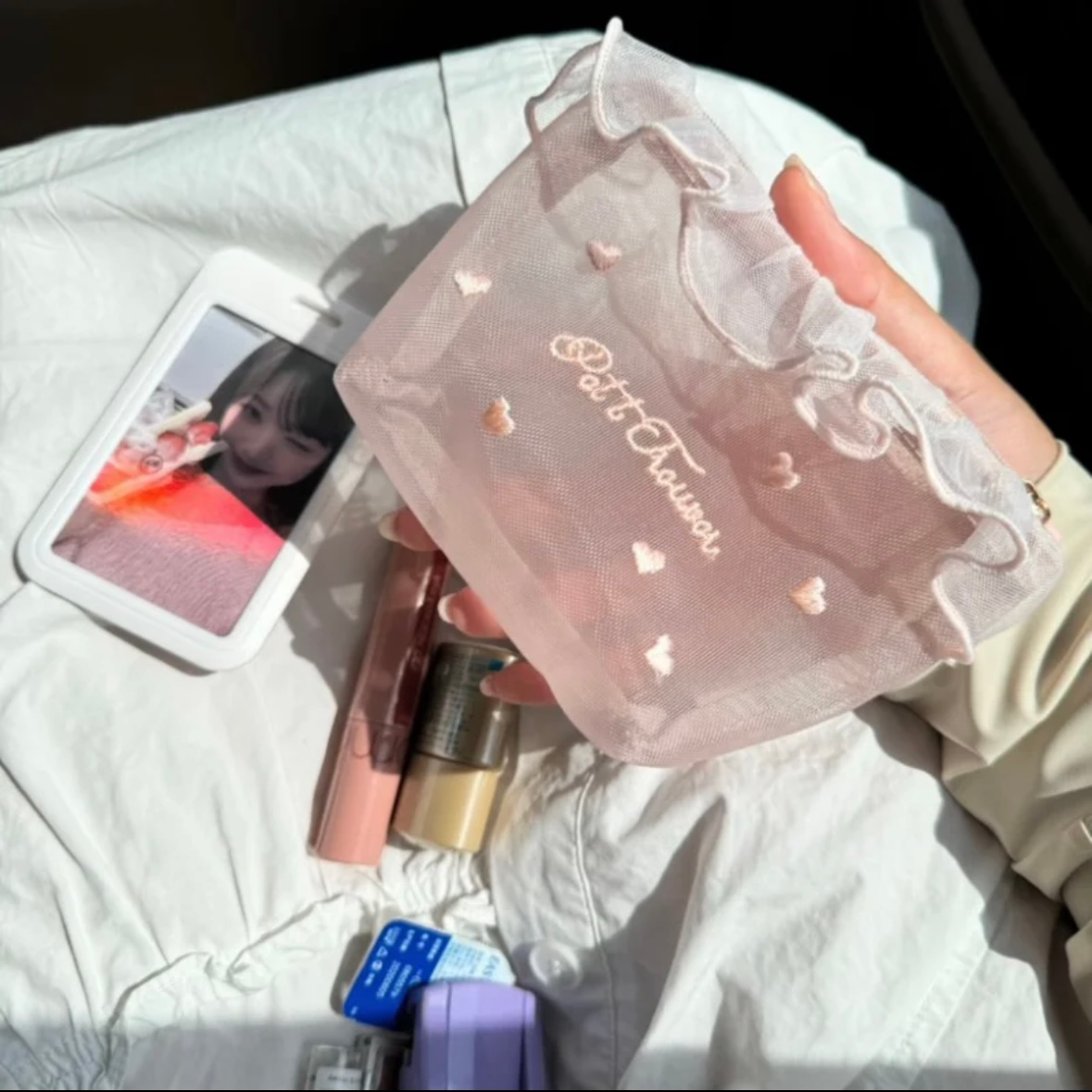 Coquette pouch