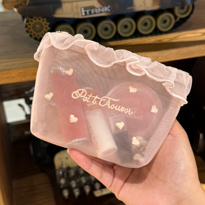 Coquette pouch