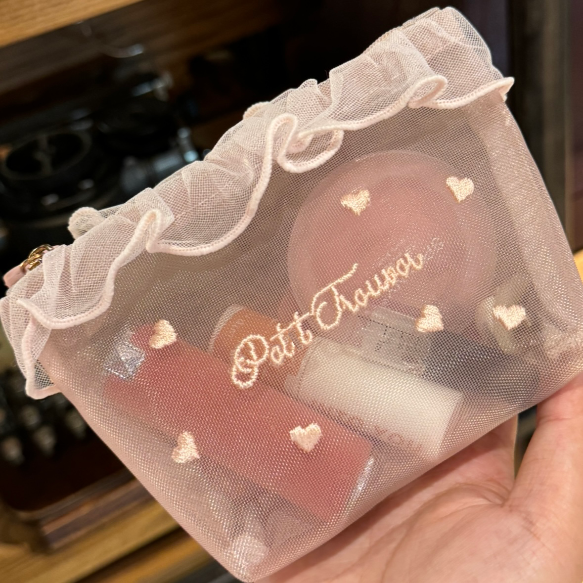 Coquette pouch