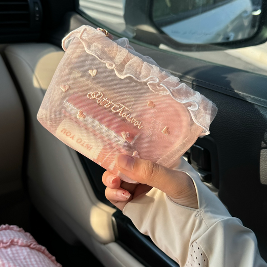 Coquette pouch