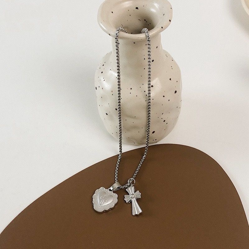 Dovetion necklace