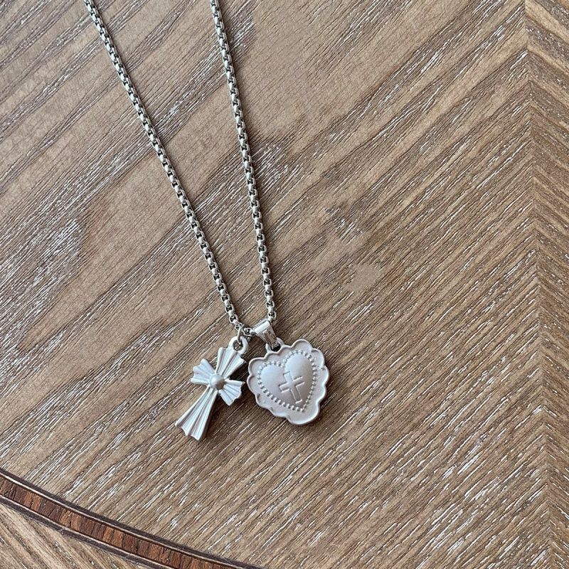 Dovetion necklace