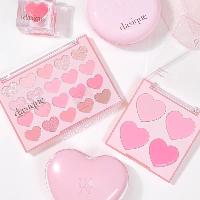 Dasique Sweetheart series 20 colour eyeshadow palette and blush
